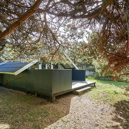 Magnificent Holiday Home In Aakirkeby Near Sea